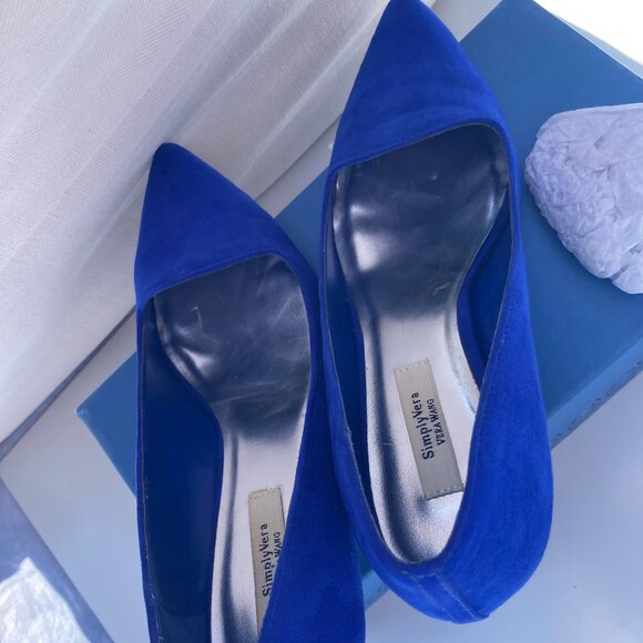 Vera Wang Women's Blue Courts - Picture 9 of 12